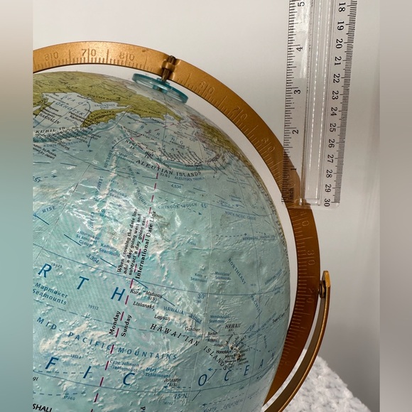 Vintage Looking 3D Globe on Stand - Picture 2 of 7